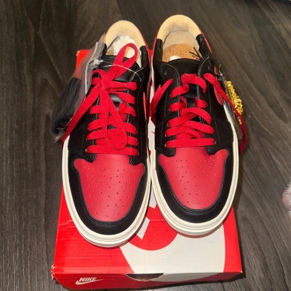 NEW IN BOX Nike Women’s Black & Red Dunk Low Top Sneakers - Picture 2 of 9